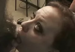 Der Typ streichelt die süße Muschi der Blondine und steckt sie kostenlose hardcore sexfilme ihm auf den Schwanz