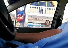 Zwei vollbusige Blondinen sattelten einen geilen Rüden, einer setzte sich hardcore sexfilme auf seinen Mund und der andere auf seinen fetten Schwanz und fickte ihn