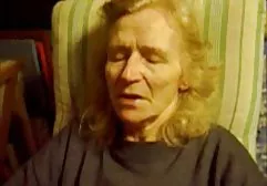 Während ihr Mann bei der Arbeit pornos gratis und ohne anmeldung verdorben Hündin in das Haus des Niger gebracht war und fickte ihn auf dem Bett