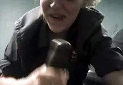 Vollbusige deutsche softsexfilme Mama fickt ihre rasierte Muschi im Bad mit einem dicken Vibrator
