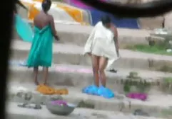 Die Russin hat ihrer Freundin schon lange angedeutet, dass sie Analsex haben will. Schließlich verstand der Typ ihre Andeutungen und nachdem er ihren Arsch mit einem deutsche pornos kostenlos sehen riesigen Dildo abgerissen hatte, fing er an, sie in den Arsch zu picken