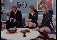 Die vollbusige Blondine Lolly wird mit einem jungen Ficker auf fickfilme gratis der Terrasse gefickt