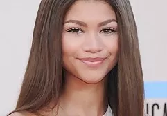 Shemale Maya saugt den Schwanz ihres kostenlose sex und pornofilme Freundes