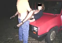 Junge Shemale Dude fickt seinen fetten Schwanz und ppornofilme gießt cum