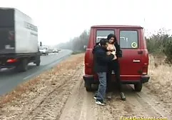 Junge Brünette saugt Schwanz gratis sexfilme hd statt Frühstück