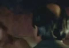 Junge Blondine mit kleinen Brüsten und Nippelpiercing wird anal gratis pornofilme anschauen gefickt
