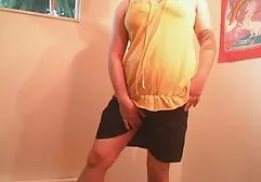 Die blonde Lindsey Olsen wird in den Mund kostenlose pornos milf gefickt und Nataly Gold wird anal gefickt