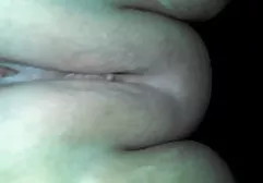 Die Schlampe erregt den Mann mit einem Blowjob und erlaubt ihm dann, seinen fleischigen Cowboy in seinen umsonst sexfilme rosa Busen einzuführen. Wie cool ist er in ihrem Trans!