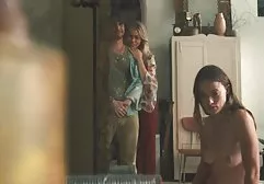 Rezeptionistin vollbusige Mama leckt kurze pornofilme Pussy für junge lesbische Stieftochter