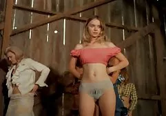 Elastische Blondine wird von zwei Schwänzen kostenlose erotikfilme in hd gefickt