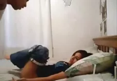 Der Typ kam spät nach Hause, seine Mutter schalt ihn ein wenig ganze pornos kostenlos wegen der Verspätung und zwang ihn dann, zu mündlich zu sprechen