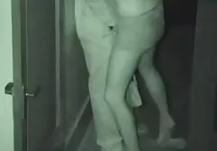Blonde lutscht zwei Schwänze auf der Brücke deutsche pornos auf deutsch